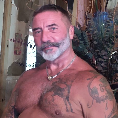 Naken läckt OnlyFans-bild av Reuben Foxxx