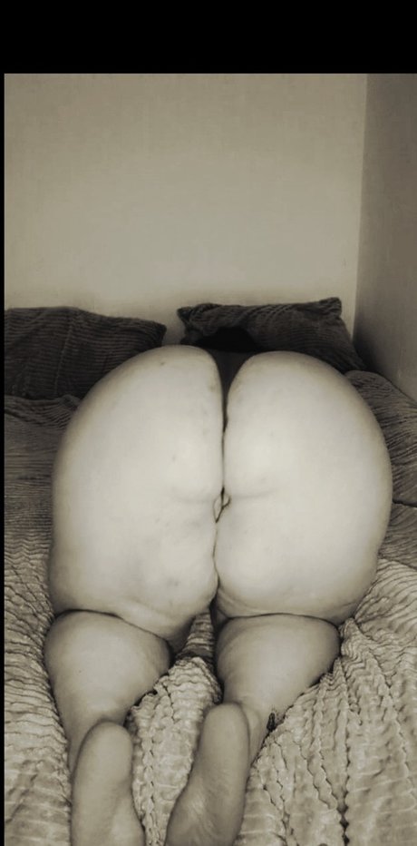 Обнаженная фотография утечки OnlyFans от Rennie Rose 