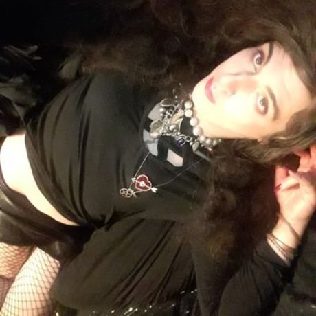 Naakte gelekte OnlyFans-foto van Regina Babylon