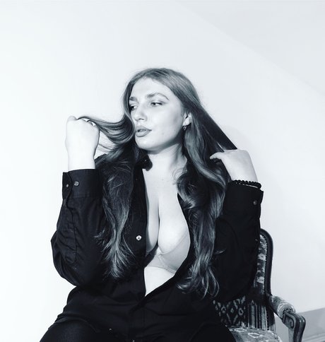 Обнаженная фотография утечки OnlyFans от Tayahill