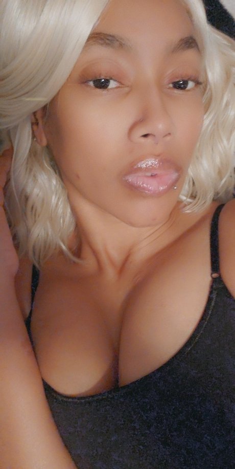 Naken läckt OnlyFans-bild av Redbone