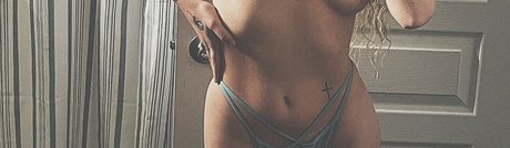 Alasti lekkinud OnlyFans-i pilt Raven Phoenix