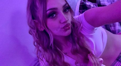 Naken läckt OnlyFans-bild av Raine 
