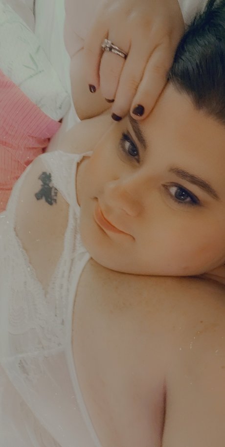 Naken läckt OnlyFans-bild av Sweet And Wet