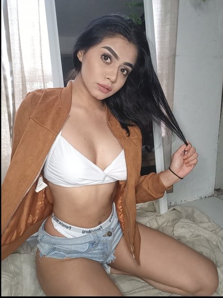 Naken läckt OnlyFans-bild av Mariana Zeab