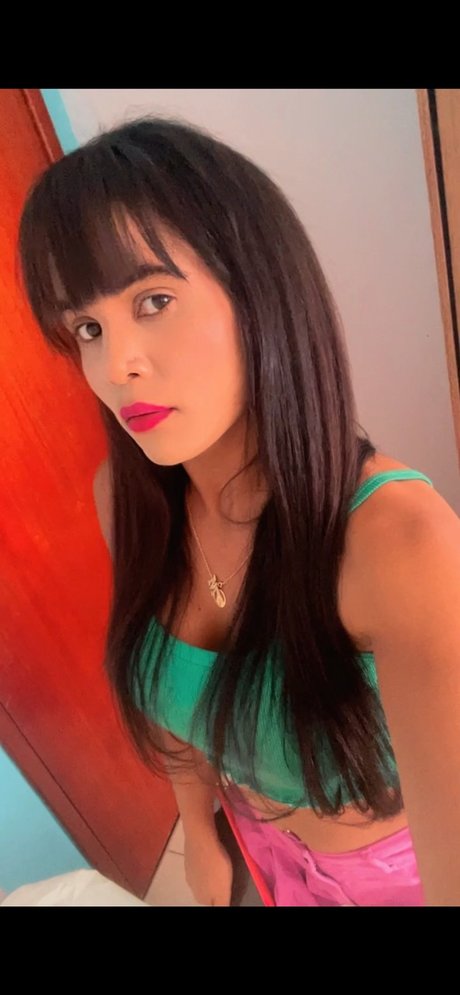 Naakte gelekte OnlyFans-foto van Mariana