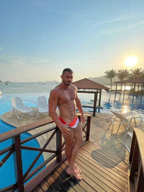 Alaston vuotanut OnlyFans-kuva Marcos Martins