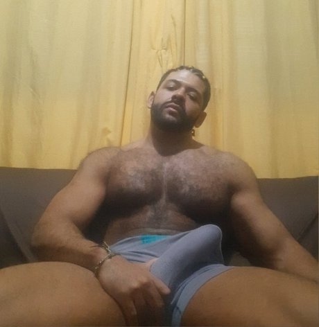 Alasti lekkinud OnlyFans-i pilt Sansao