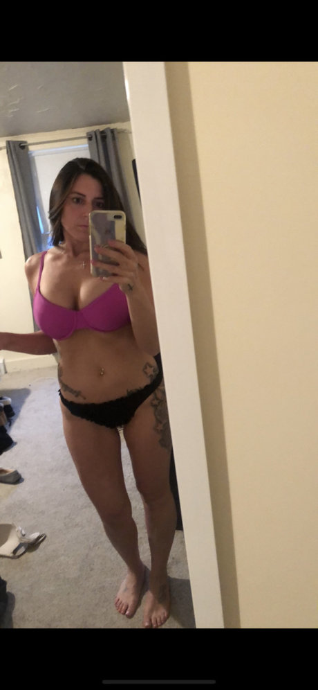 Naken läckt OnlyFans-bild av April Marie
