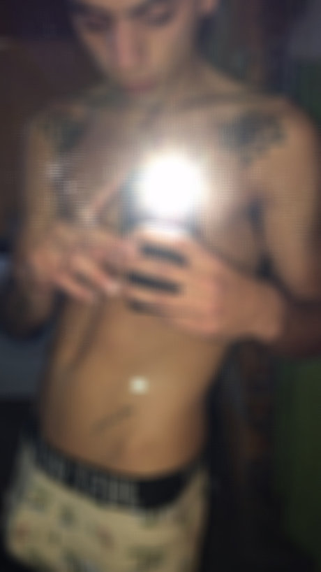 Naken läckt OnlyFans-bild av Maohotevil