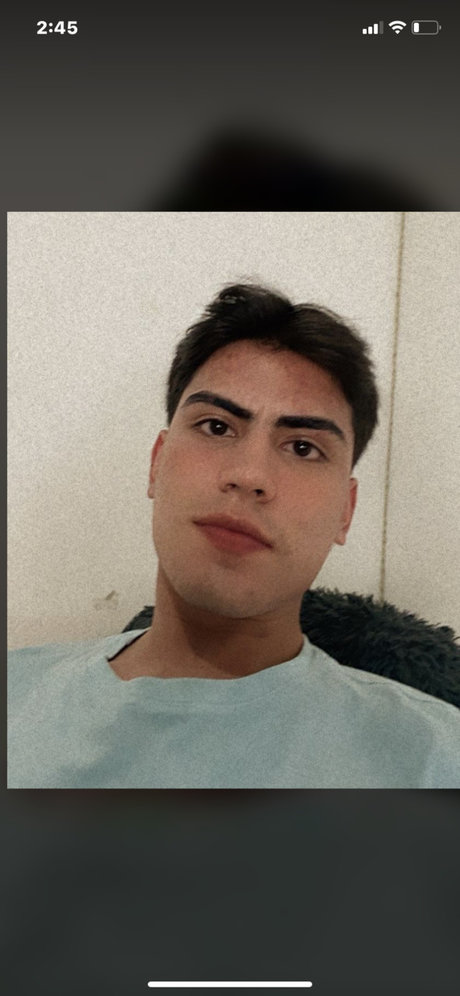 Naken lekkede OnlyFans-bilde av Manu Scott