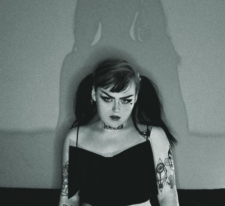 Nacktes geleaktes OnlyFans-Foto von Manicfoxymoron 