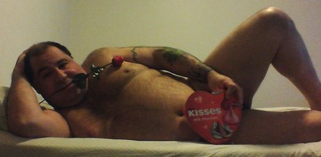 Naakte gelekte OnlyFans-foto van Armand Amore