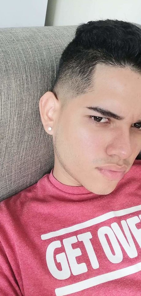 Foto desnuda filtrada de OnlyFans de Isaac 20cm Latin Hottest Boy