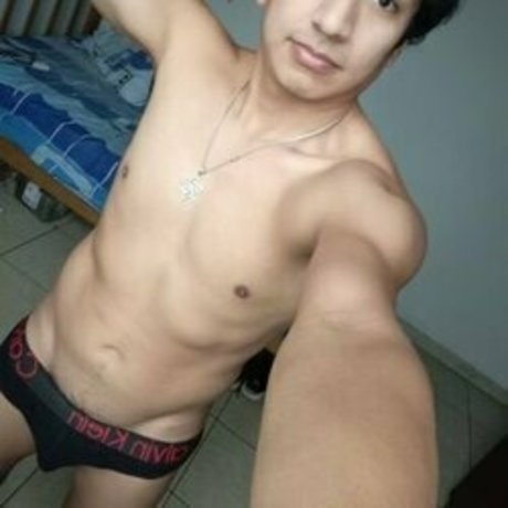 Naakte gelekte OnlyFans-foto van Kalel
