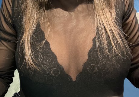 Photo nue de fuite OnlyFans de Romea