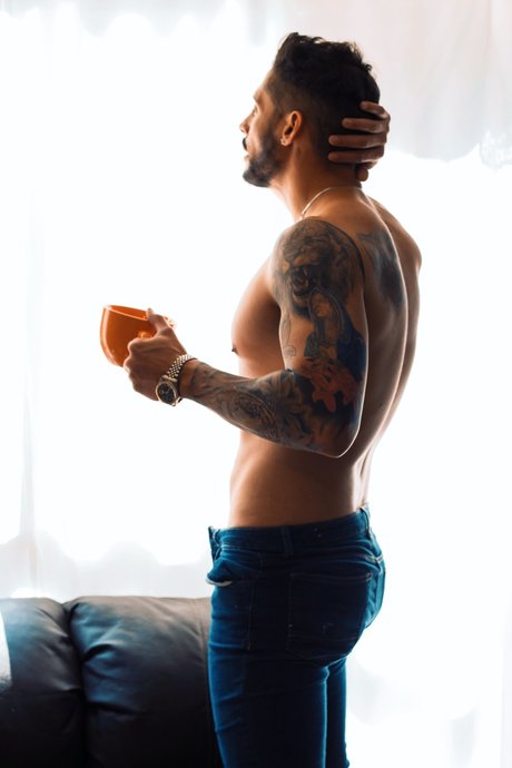 Naken lekkede OnlyFans-bilde av Rodrigo