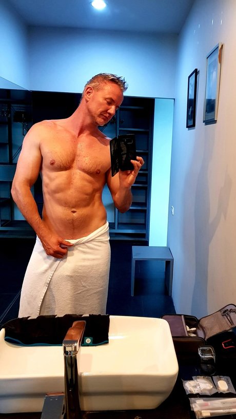 Foto nua vazada do OnlyFans de Martin B