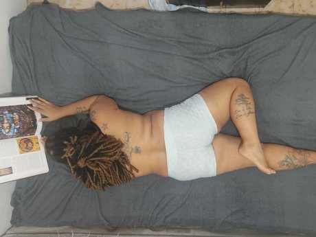 Naken läckt OnlyFans-bild av Marrentinha 