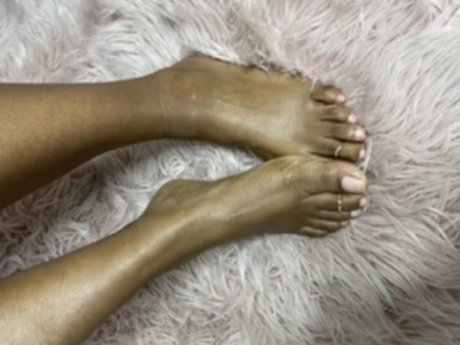 Nahá fotka uniklých OnlyFans od Marli Quinn Feet