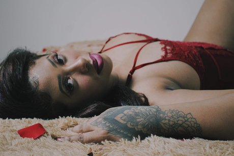 Naken läckt OnlyFans-bild av Kesha Marinda