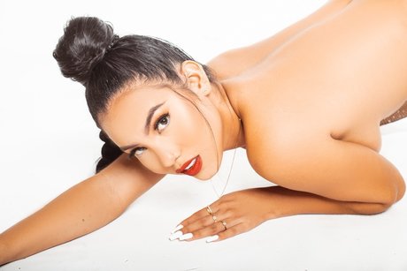 Alaston vuotanut OnlyFans-kuva Marii Chima