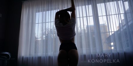 Foto di nudo di fuga di OnlyFans di Mariekona