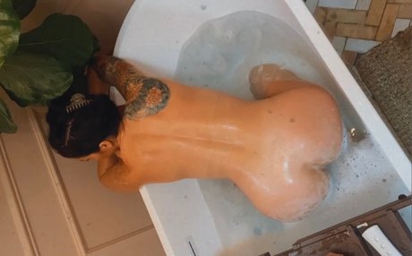 Naken läckt OnlyFans-bild av Anitafitmom