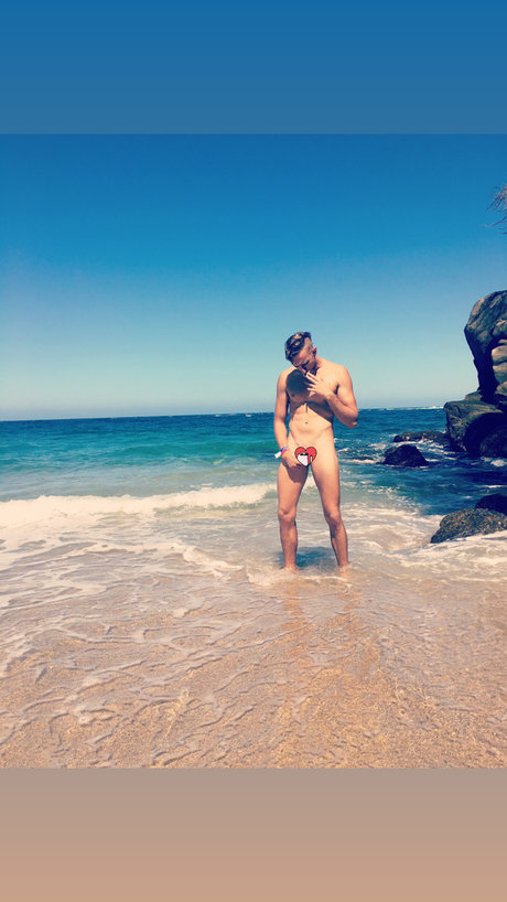 Nahá fotka uniklých OnlyFans od Max