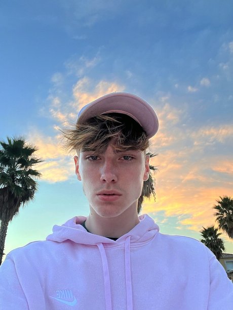 Foto nua vazada do OnlyFans de Maxence