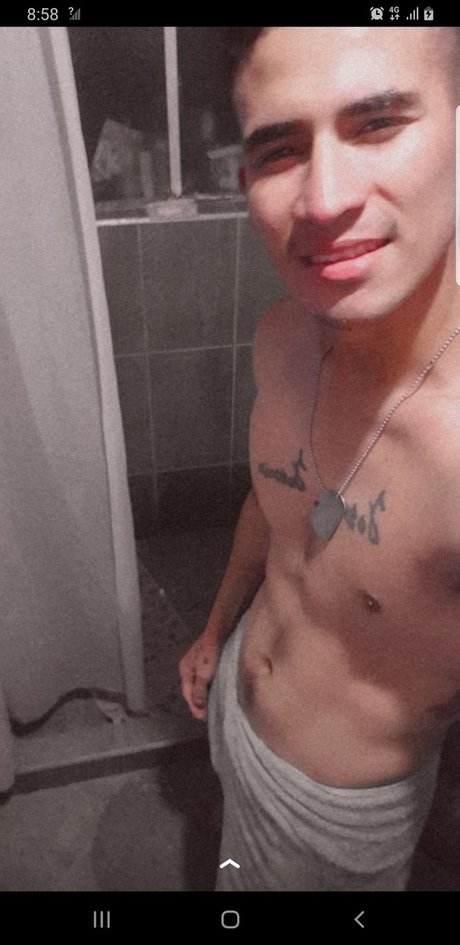 Naken läckt OnlyFans-bild av Muro12