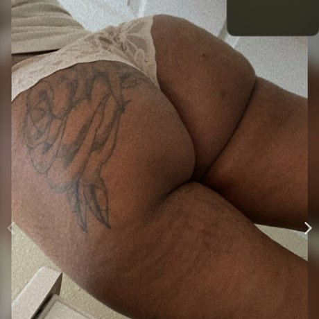 Naken läckt OnlyFans-bild av Dolcxo