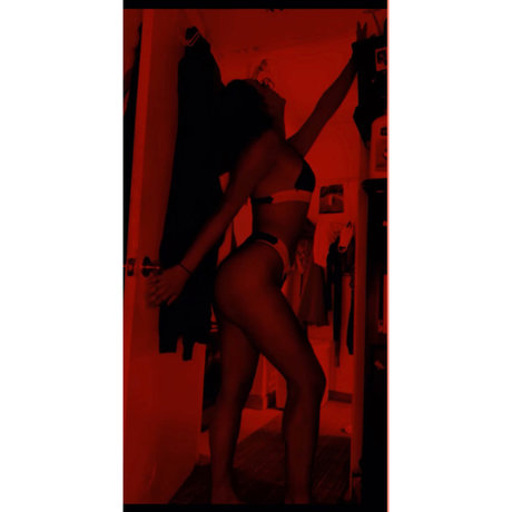 Alaston vuotanut OnlyFans-kuva Barbie Morena