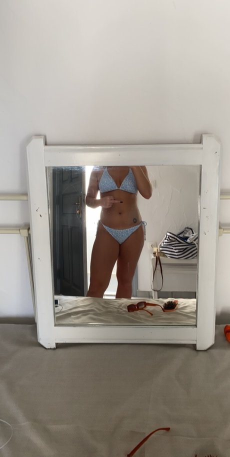 Обнаженная фотография утечки OnlyFans от Becca Cameron