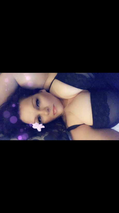 Nagie wyciekłe zdjęcie OnlyFans od Mature Curvy Babe
