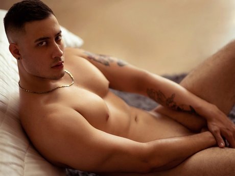 Naken läckt OnlyFans-bild av Matt Sail