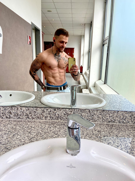Naken läckt OnlyFans-bild av Mattiasara