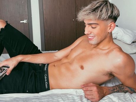 Alaston vuotanut OnlyFans-kuva Mateo Sarc