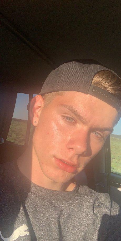 Naken läckt OnlyFans-bild av Joseph 