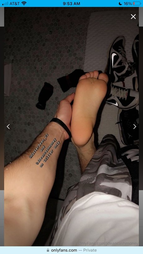 Alasti lekkinud OnlyFans-i pilt Masterdean
