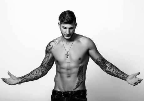 Alasti lekkinud OnlyFans-i pilt Masteralexios