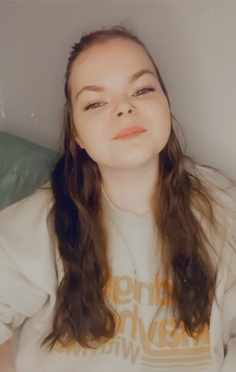 Naken läckt OnlyFans-bild av Blair