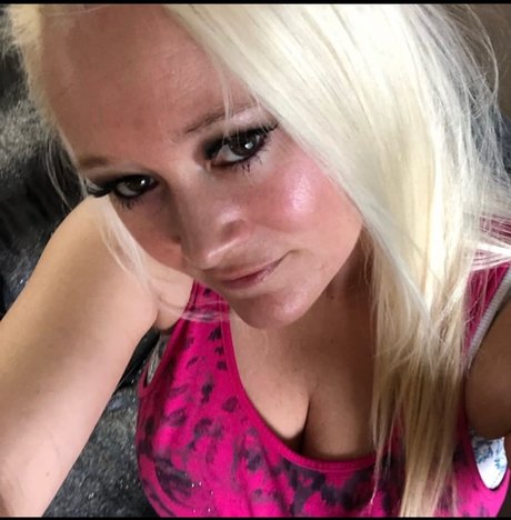Alasti lekkinud OnlyFans-i pilt Jasmine Holly