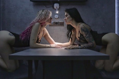 Alaston vuotanut OnlyFans-kuva Liza And Lili