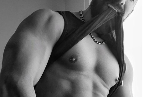 Naken läckt OnlyFans-bild av Beardedalv