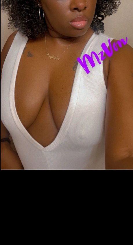 Foto nua vazada do OnlyFans de Mzvon2u