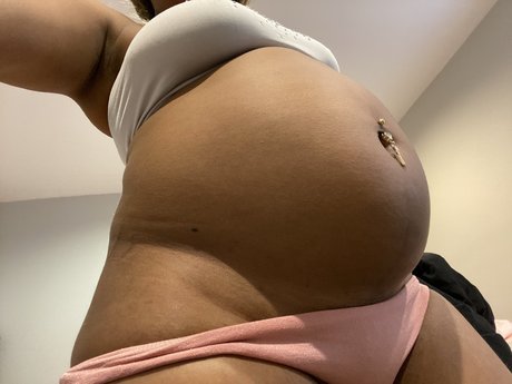 Naken läckt OnlyFans-bild av Blossom
