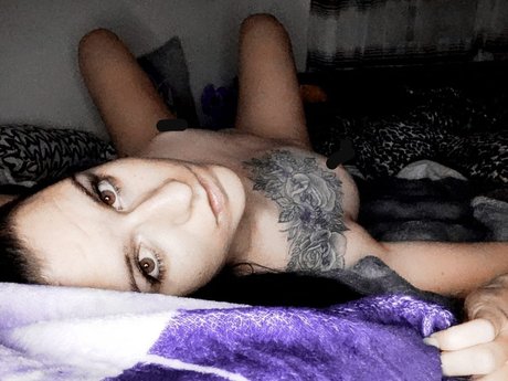 Nøgent lækket OnlyFans-billede af Disi