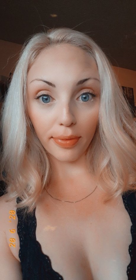 Обнаженная фотография утечки OnlyFans от Meadow
