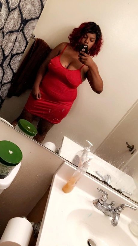 Naken läckt OnlyFans-bild av Maymay Baby